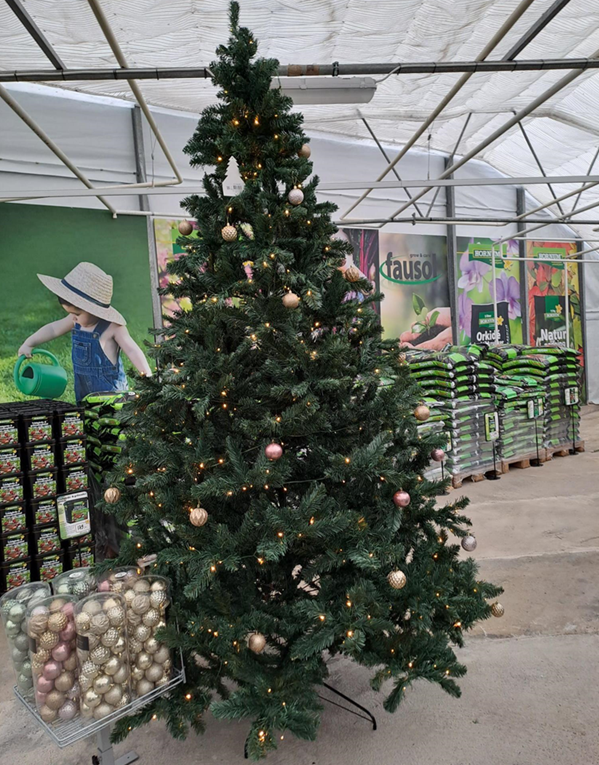 konstgran-dakota-300cm-inkl-led-belysning-1