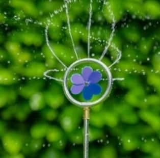 flopro---sprinkler-rotating-flower-ljusbl-2