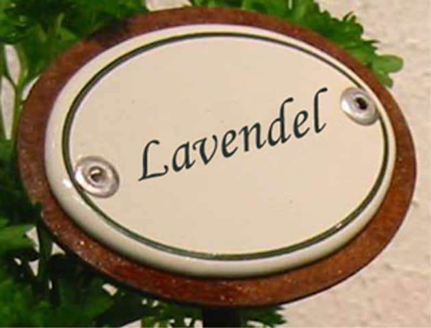 lavendel-skylt-i-emalj-p-spjut-1