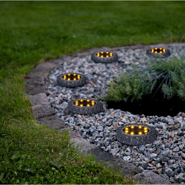 grsmattebelysning-lawnlight--solcell-2-p-1
