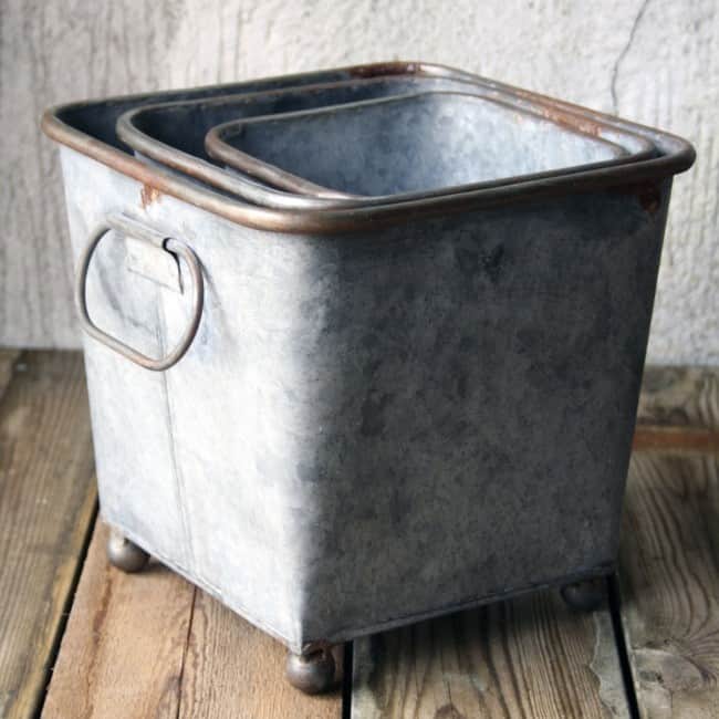pltbalja-med-tassar-kvadrat--liten-1st-1